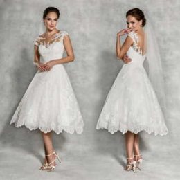 What style of wedding dress suits a short bride?